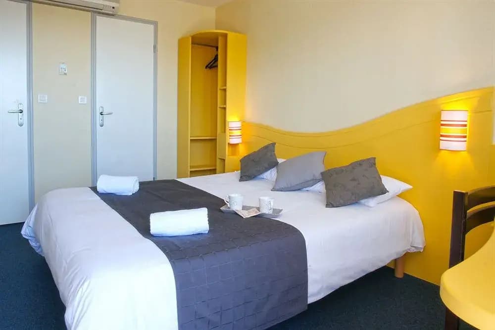 Couett'Hôtel Saint-Jean-d'Angély - Photo 3
