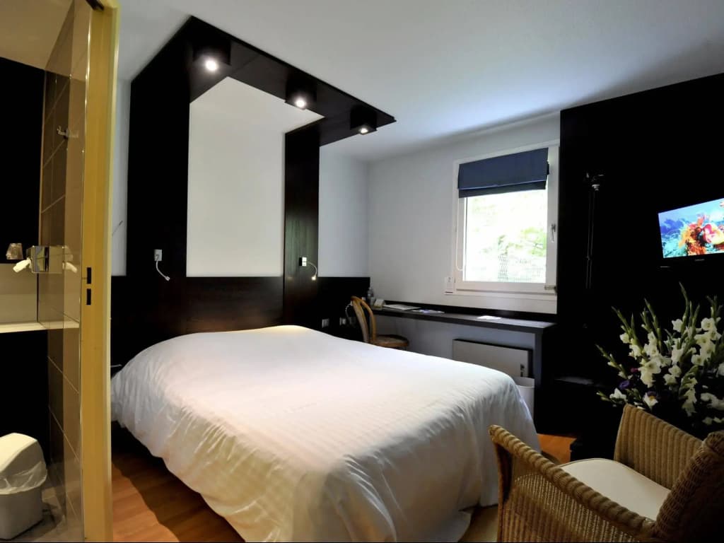 Cottage Hotel - Photo 3