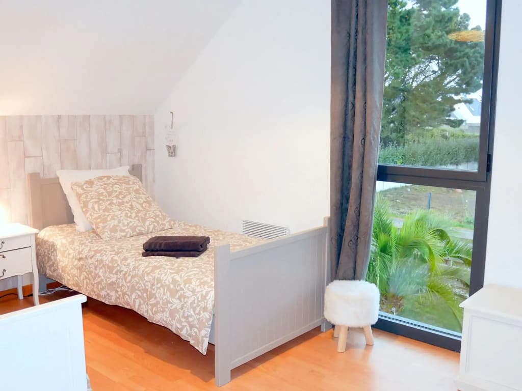 Beachfront Holiday Home in Guisseny - Photo 5