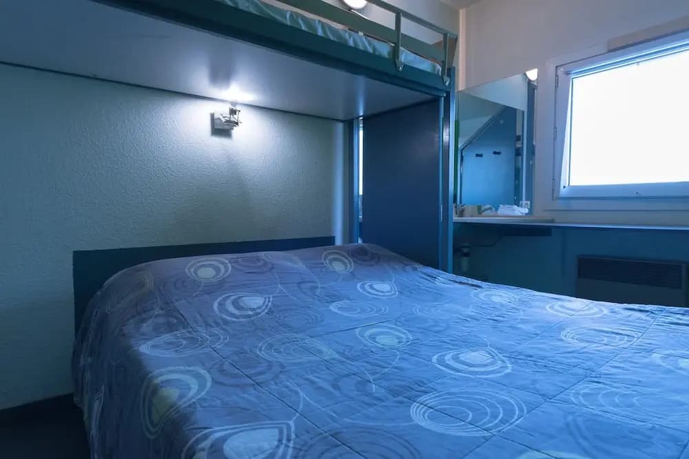 Lemon Hotel - Mery sur Oise/Cergy - Miniature 7