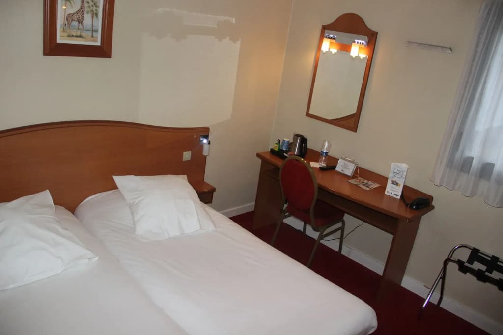 Hôtel Kyriad Saint Quentin en Yvelines - Montigny - Photo 5