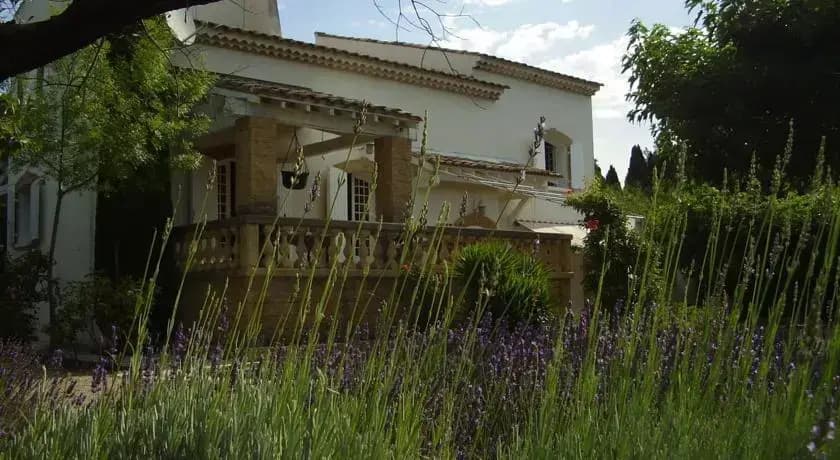 Maison au Paradou - Miniature 6