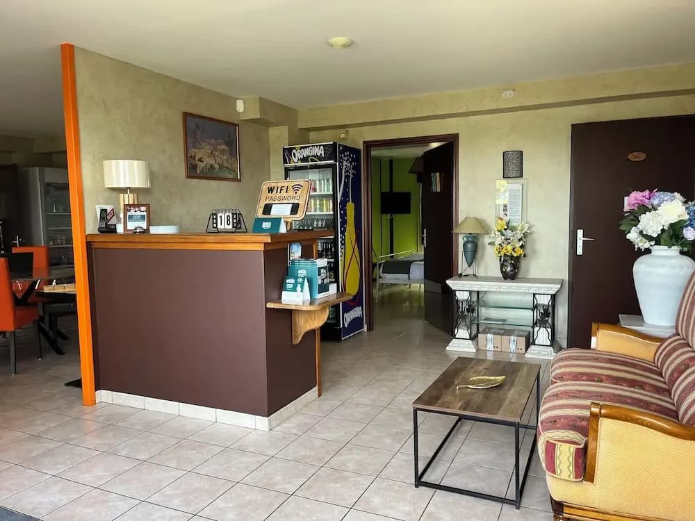Hotel Les Confins Du Perche - Photo 2