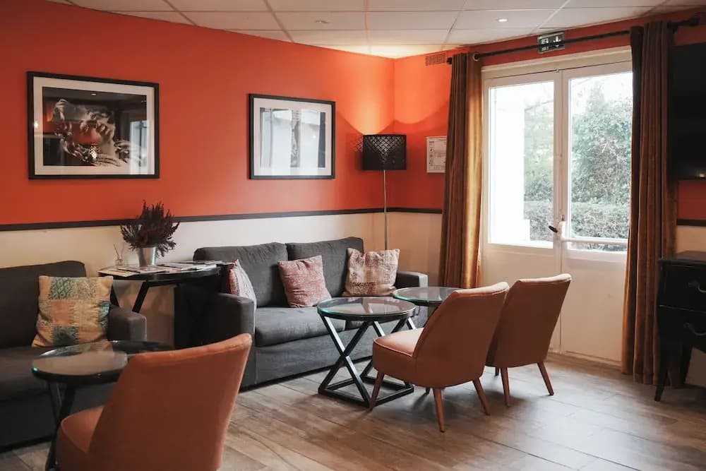 Brit Hotel Confort Orly Morangis - Photo 2