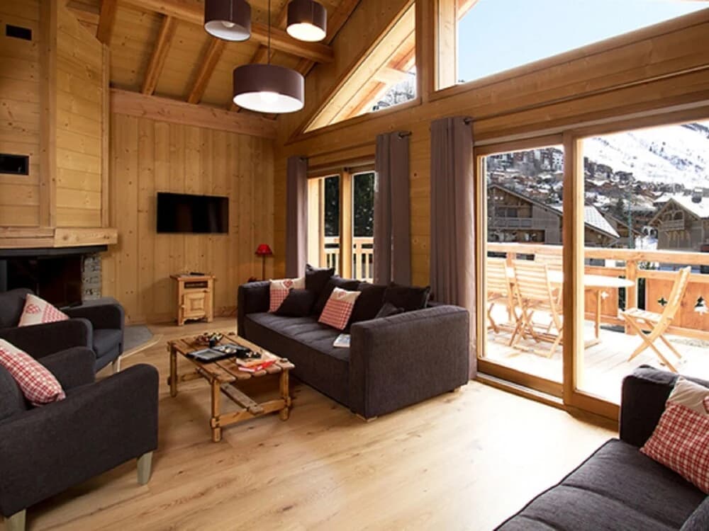 Alpien Chalet w/ Sauna - Photo 4