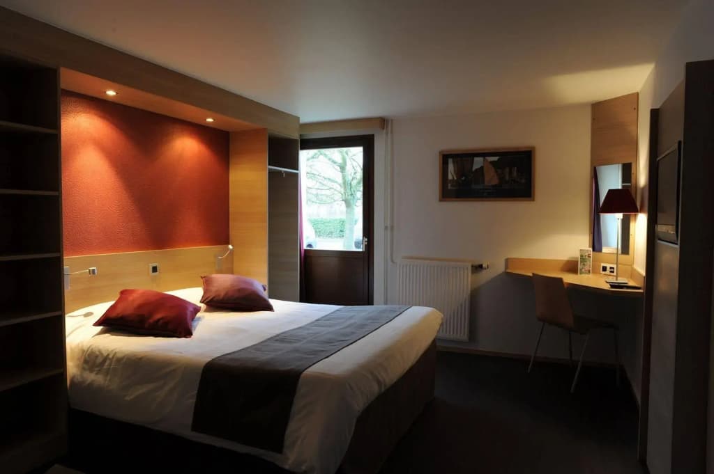 Comfort Hotel Pithiviers - Miniature 7
