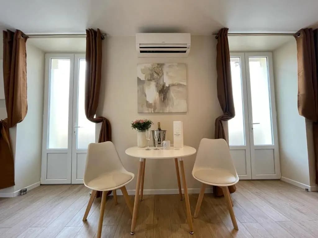 Nice Renting - Love Room Massena - Luxe Room - Jacuzzi - Terrace - King Bed - AC - Photo 3