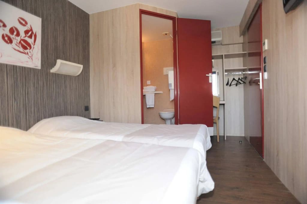 Hôtel 4 Saisons - Photo 1