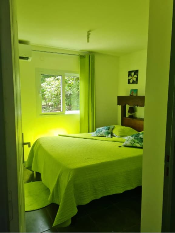 Bungalow de 2 chambres avec piscine partagee jacuzzi et jardin clos a Le Moule - Photo 3