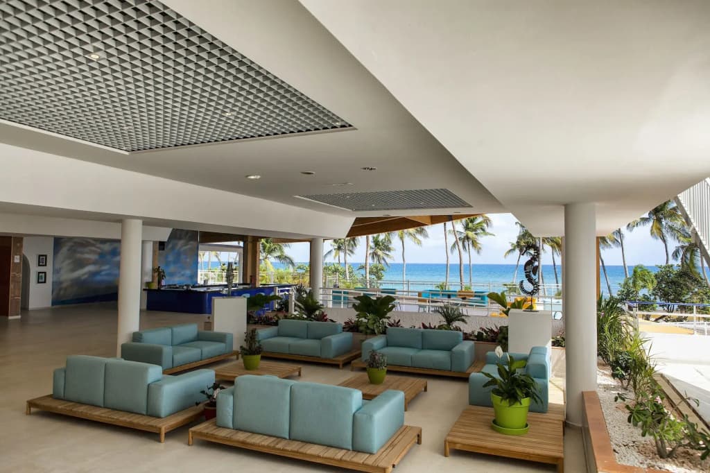 Hotel Arawak Beach Resort - Photo 2