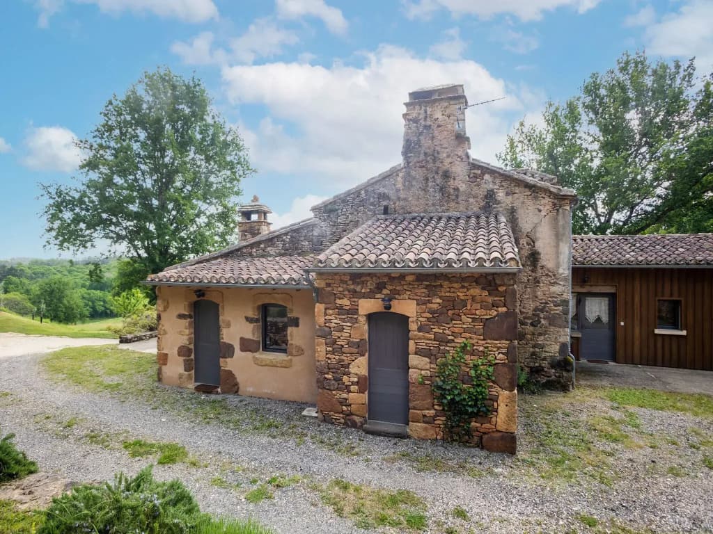 Holiday Home in Mazeyrolles With Garden - Photo 5