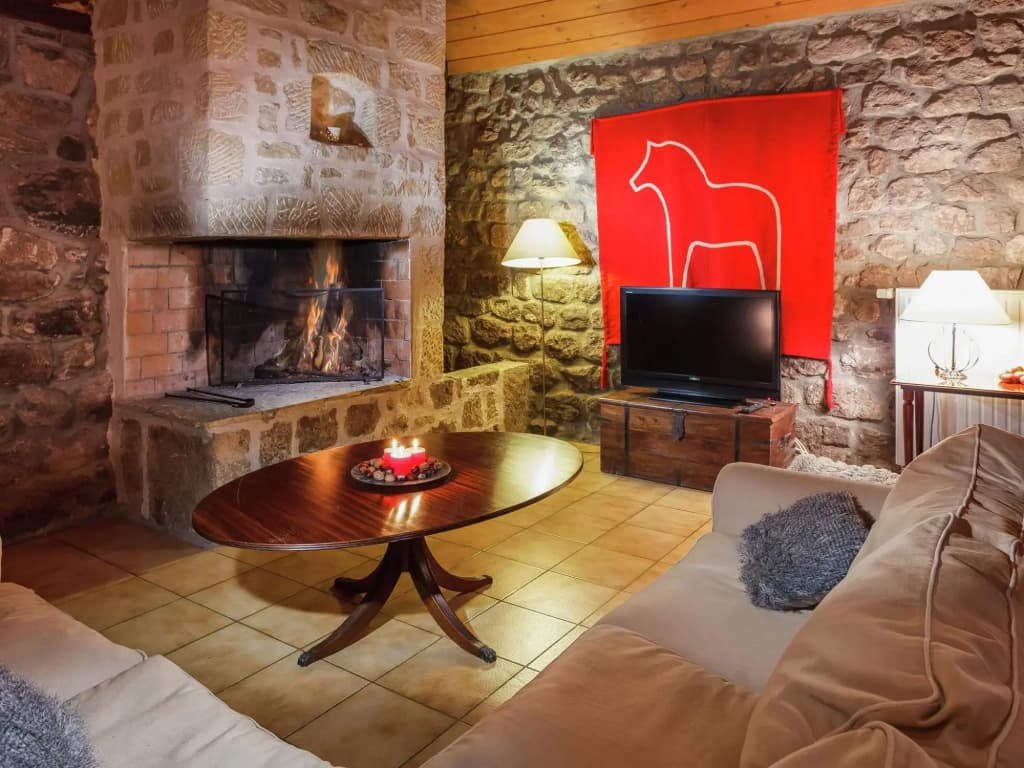Charming Farmhouse in Cros-de-Georand with Swimming Pool - Photo 2