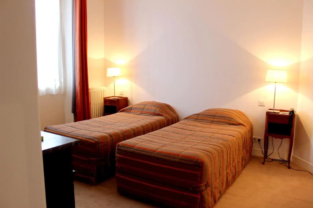 Hôtel les Aubépines - Photo 2