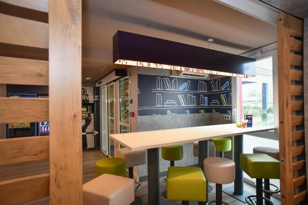 Ibis Budget Saint Lo - Photo 2