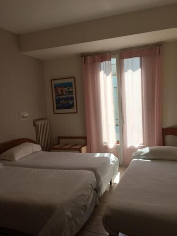 Hôtel Bonaparte - Miniature 6