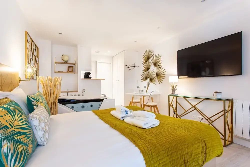 Love Room - 2P With Jacuzzi - Photo 2