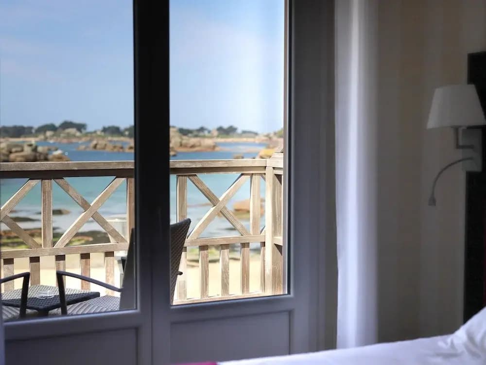 Logis Hôtel Saint-Guirec et de la Plage - Miniature 6
