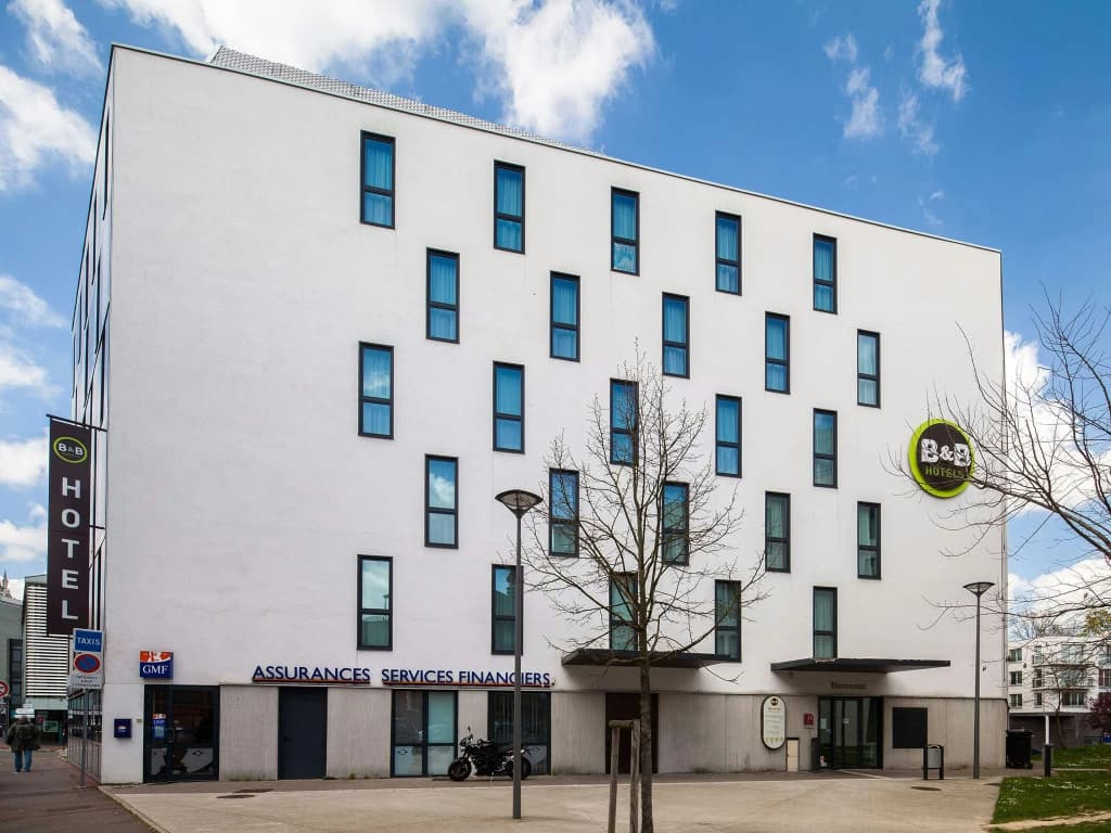 B&B HOTEL LILLE Tourcoing Centre - Photo 1