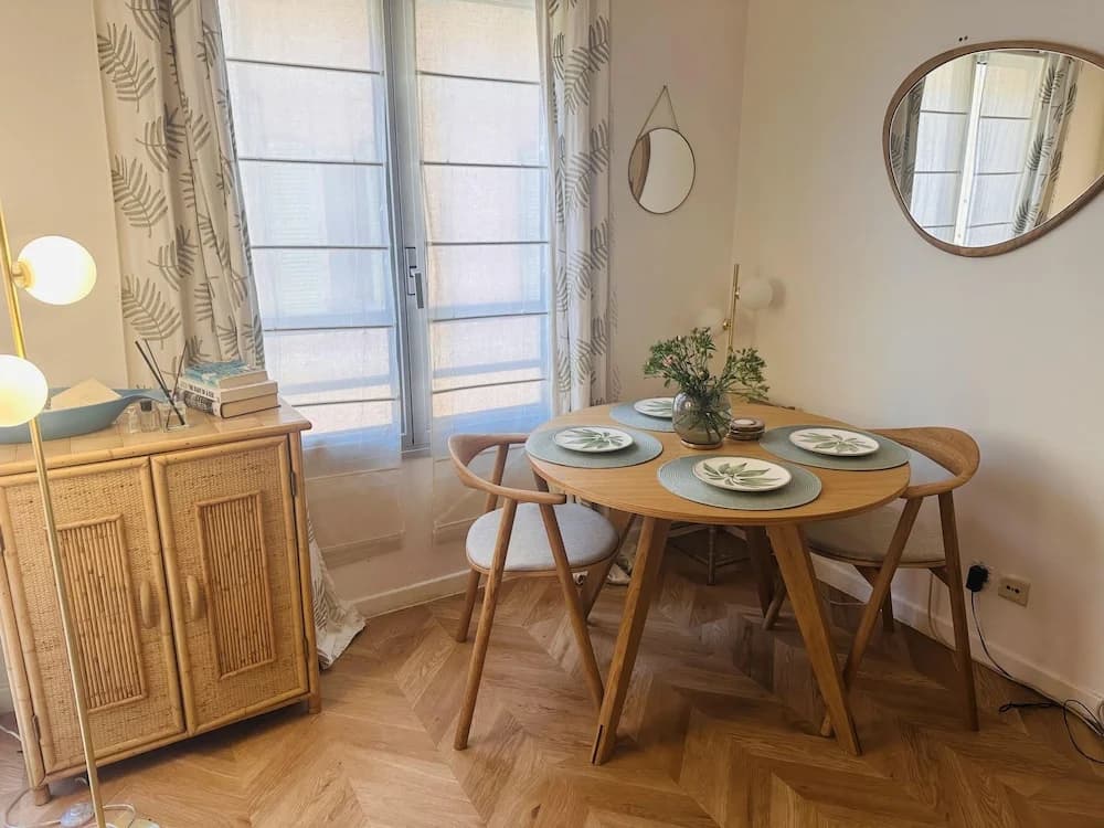 Lovely one Bedroom Apartment With Balcony Wifi Just Minutes Walk From Palais and Cannes Beaches - 109 - Photo 3