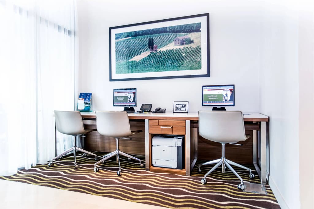 Courtyard by Marriott Paris Arcueil - Photo 2