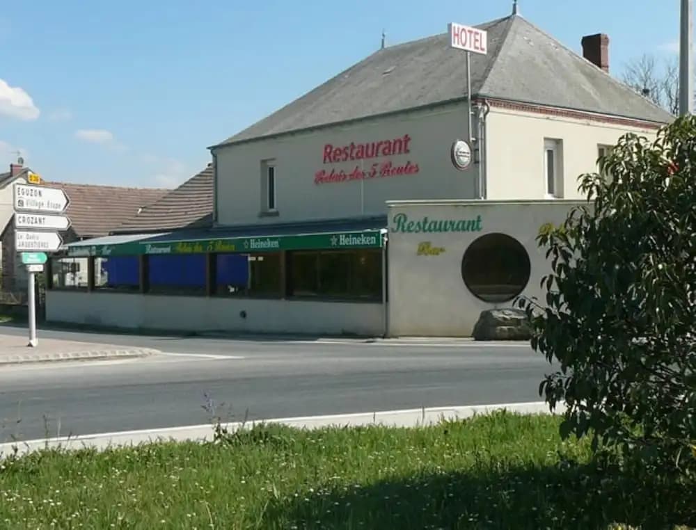 Relais des Cinq Routes - Photo 1