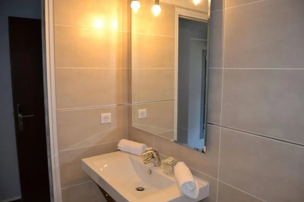 Hôtel Cyrnea - Miniature 8