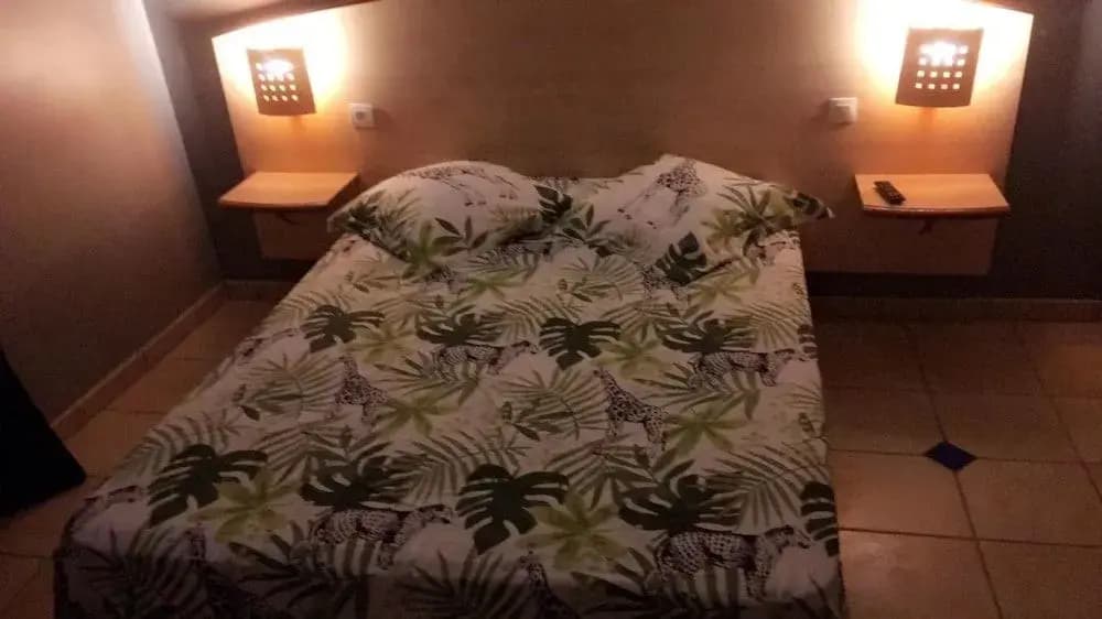 El Rio Hotel - Photo 5