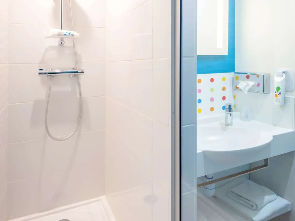 ibis Styles Fréjus Saint-Raphaël - Miniature 7