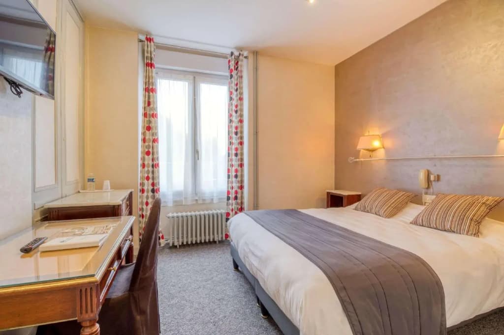 Brit Hotel Le Cygne - Photo 5