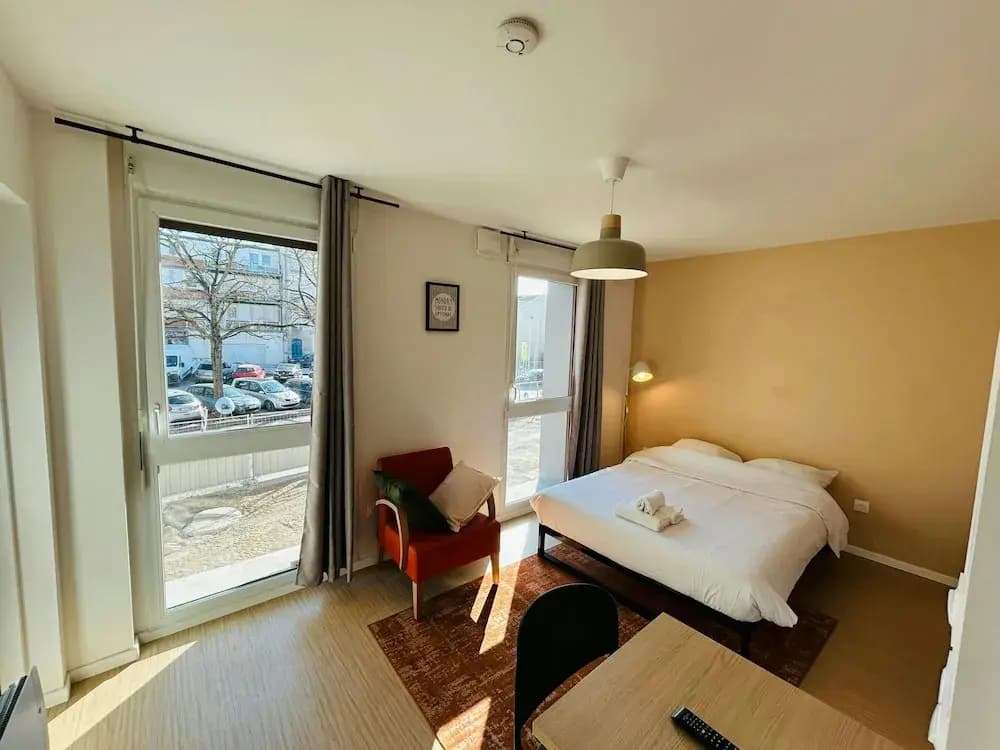 We Live In R - Suite 103 - Photo 1