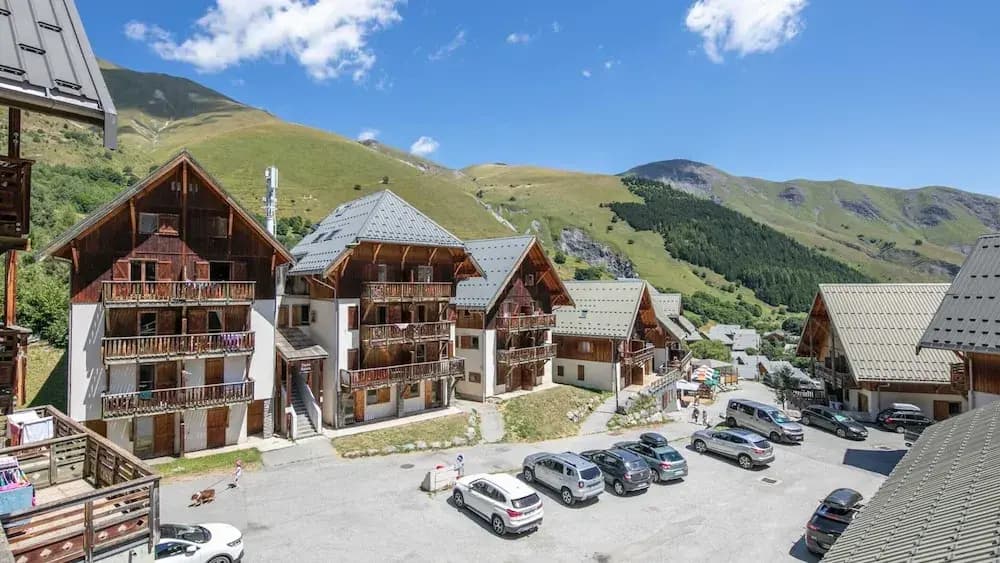 Cozy Alpine Apartment With Pool - Miniature 8