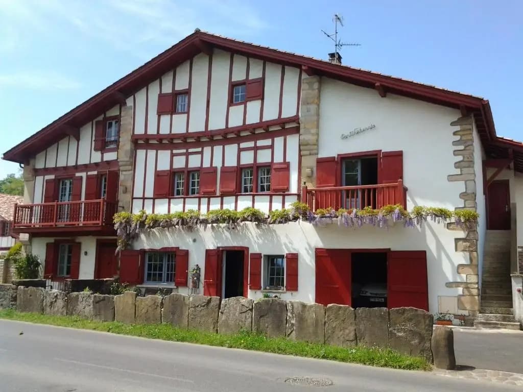 Location T3 saisonnier Gantxeberria Sare - Photo 1