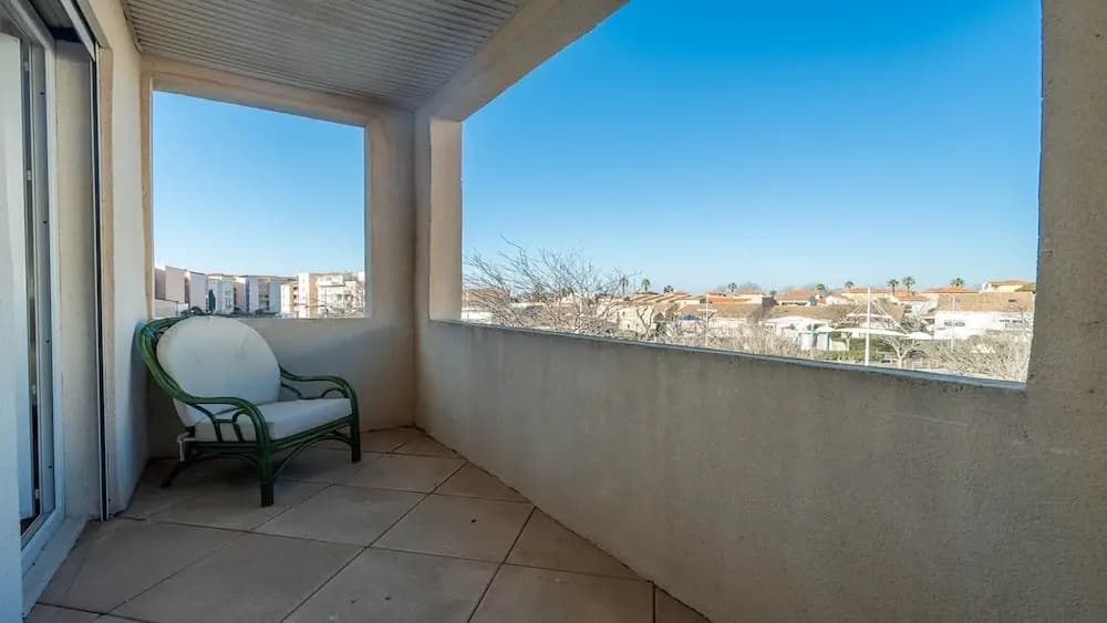 Comfort With Sunlit Balcony - Miniature 6