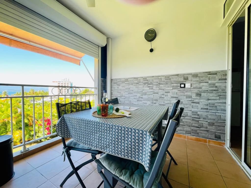 Appartement vue mer, piscine, dans quartier prisé de Gosier - Miniature 7