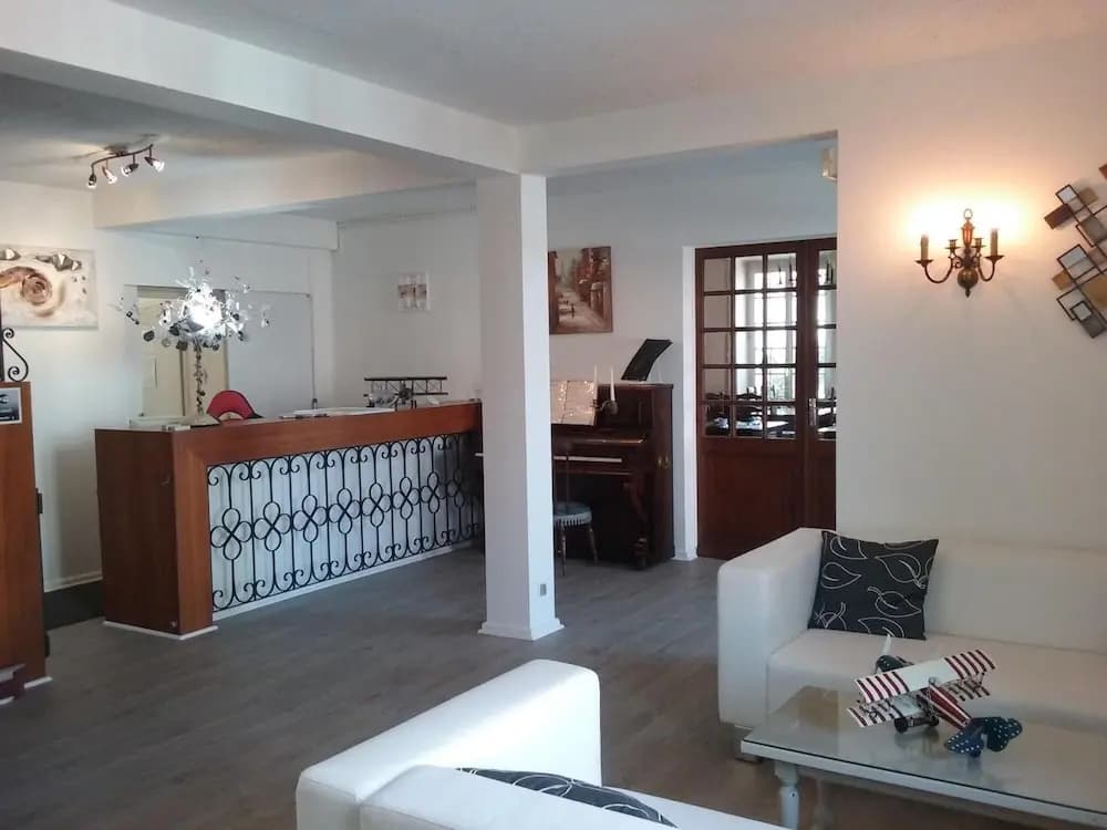 Hôtel du Commerce - Photo 4