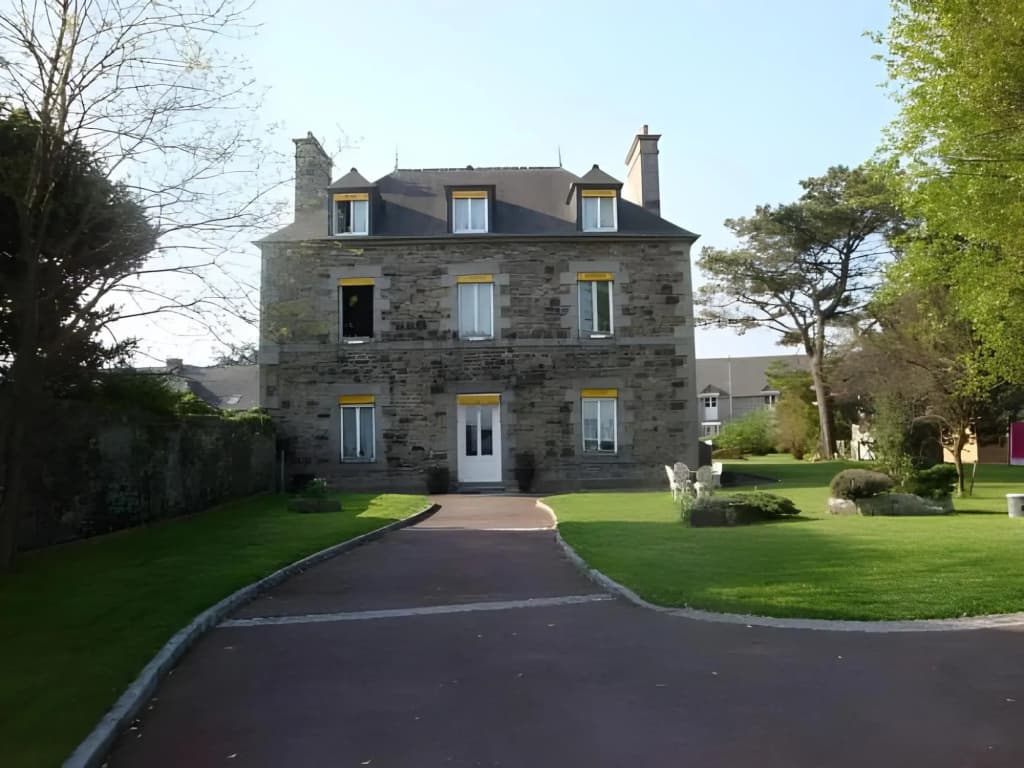 Chambres d'Hotes Le Manoir de la Salmonière - Photo 3