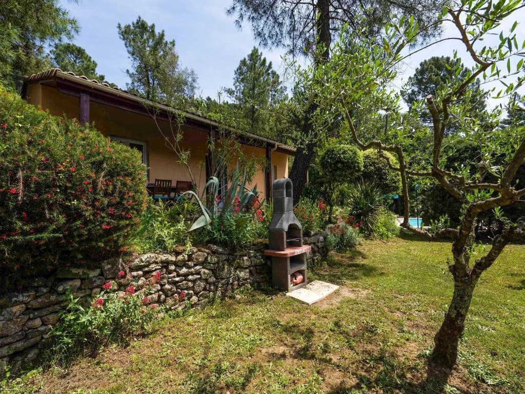 Serene Holiday Home in Les Salelles With Swimming Pool - Miniature 6