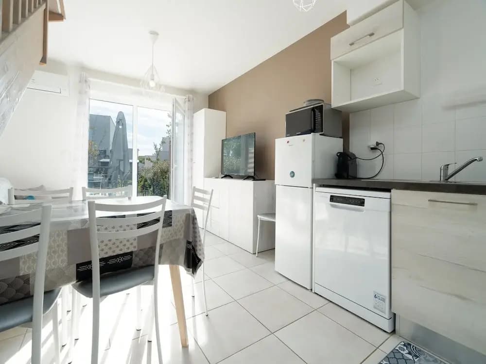 Villa in Valras-plage Near Sand Beach - Photo 4