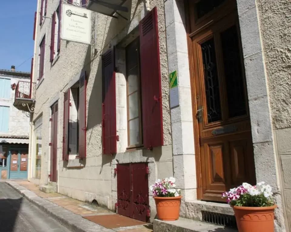 L'Entrée Chambres et Table d'Hôtes - Photo 1