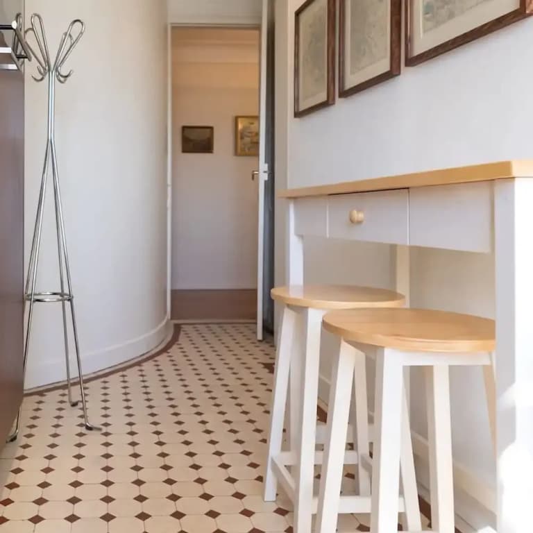 Eiffel Park Peaceful 1 Bedroom Apt Near the Eiffel Tower - Miniature 7