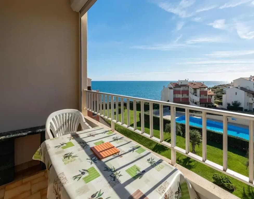 Sunny Apartment by the Sea - Miniature 6