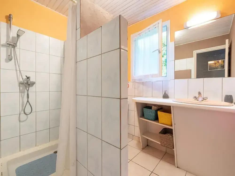 Tranquil Villa in Les Salelles - Miniature 6
