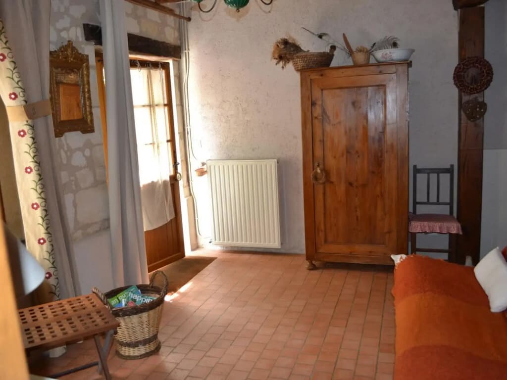 Cozy Holiday Home in Brion with Swimming Pool - Photo 2
