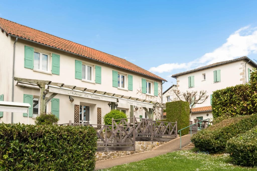 Auberge La Tomette, The Originals Relais - Photo 1