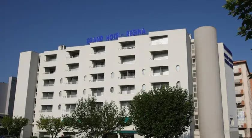 Hôtel Regina** - Photo 1