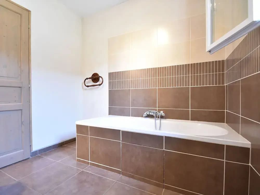 Spacious Villa in Vaison-la-Romaine with Swimming Pool - Miniature 6
