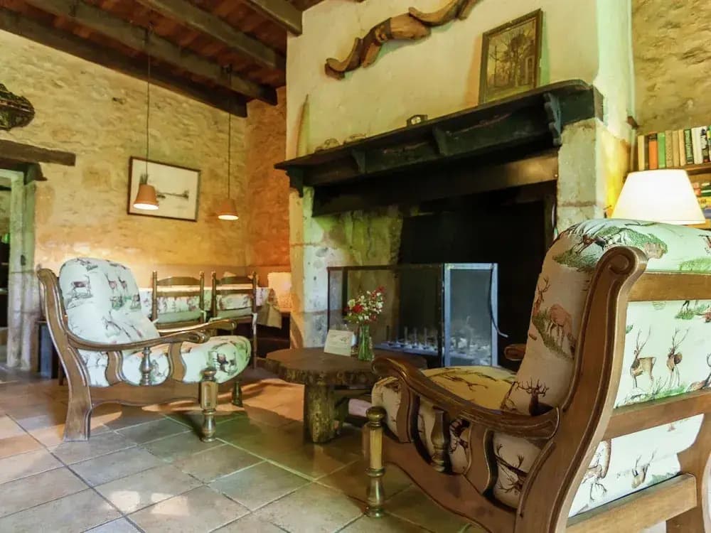 Estate in Dordogne Near Sites - Miniature 8