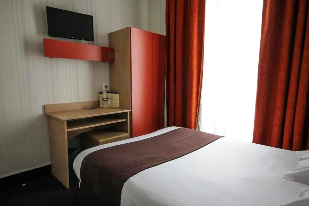 Hôtel des Trois Gares - Photo 3