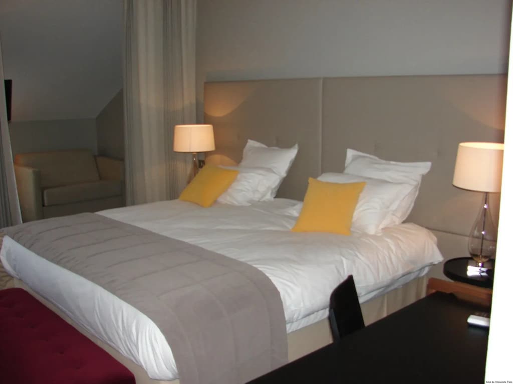 Hotel De L'Universite - Photo 3
