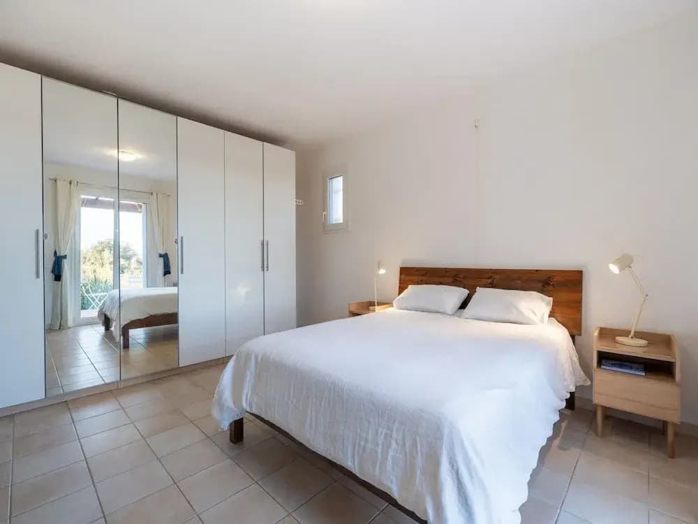 Tranquil Holiday Home With Private Pool - Photo 2
